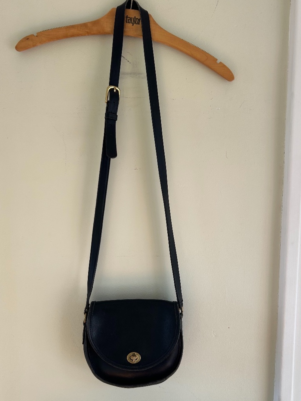 Vintage Black Leather Coach Bag - Picture 3 of 11